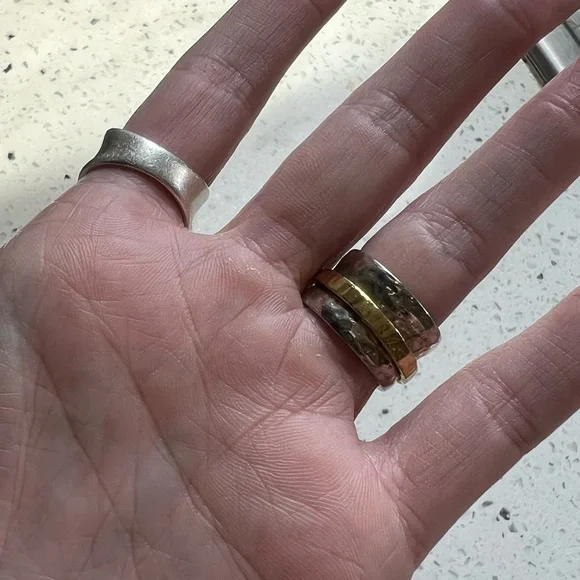 Silpada Elegant Silver and Gold Hammered Ring - Picture 4 of 7